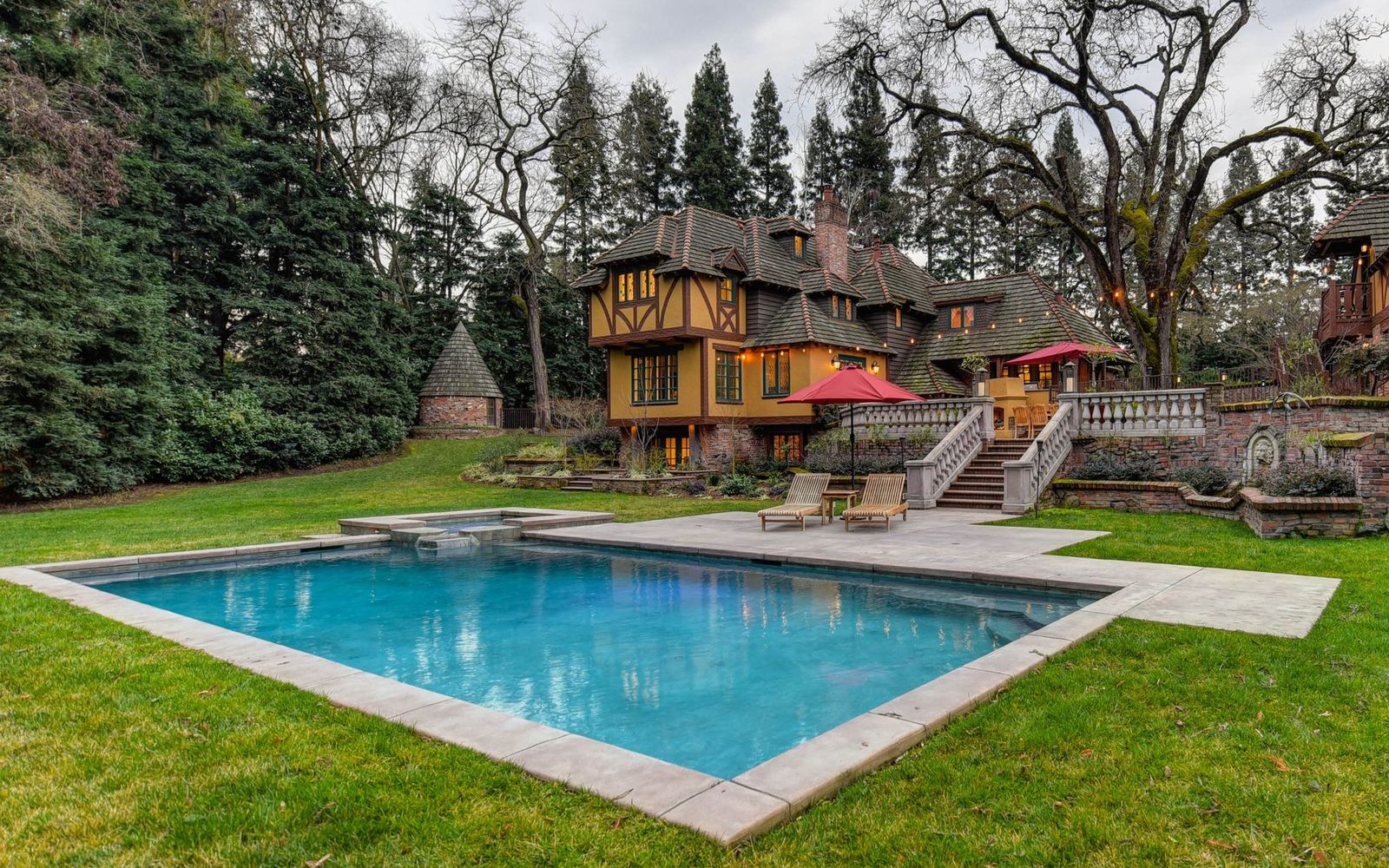 Pool installers in Cedar Rapids, IA by Cedar Rapids Pool Pros